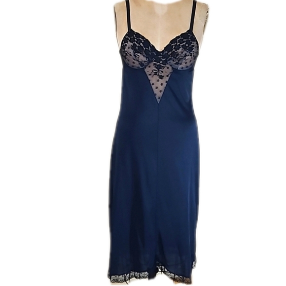 Formfit Rogers Other - VINTAGE FORMFIT ROGERS black lacy chemise dress